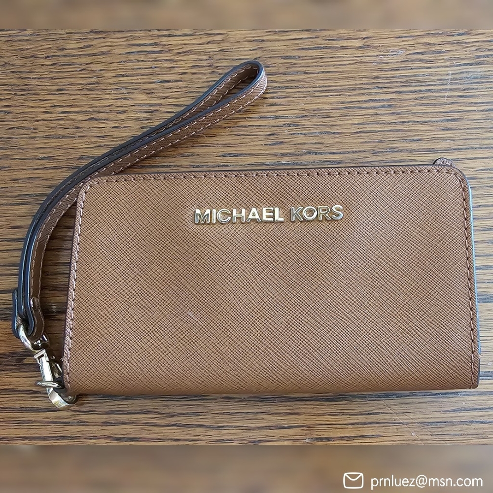 Michael Kors Jet Set Travel Slim Tech Phone Case/Wristlet